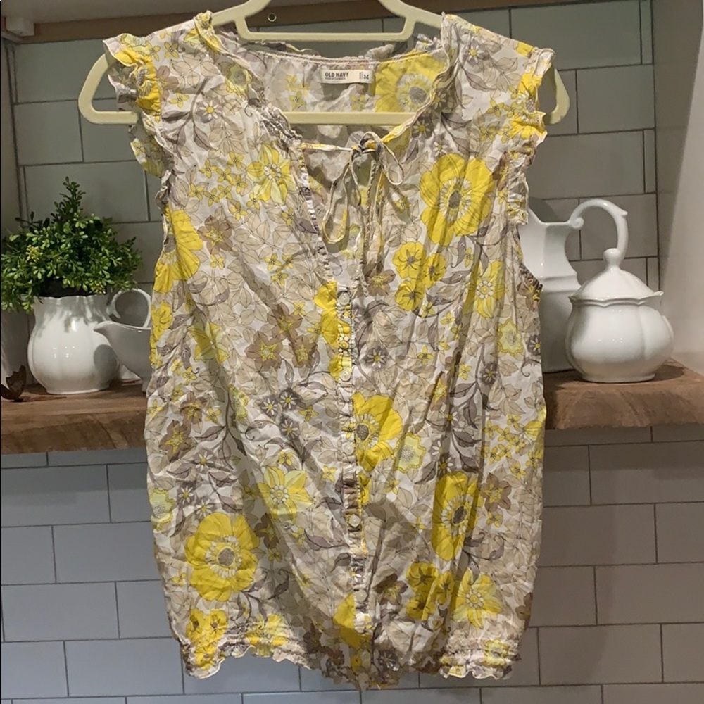 Super cute floral top